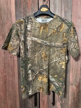 Realtree Xtra Guide Series Men’s Small Camo Short-Sleeve T-Shirt